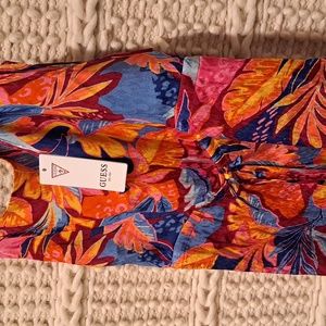 Guess size s flowers colorful